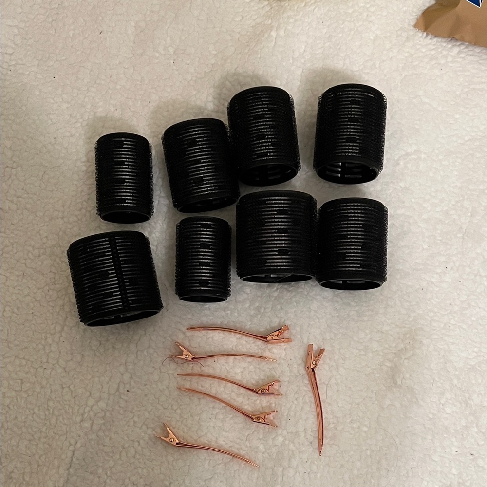 Kitsch Black Hair Rollers with Rose Gold Clips